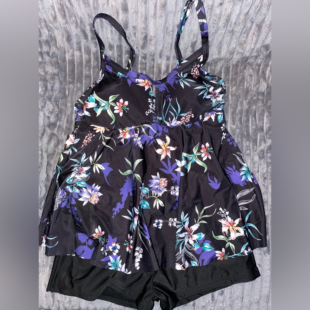 Tankini (S) swimsuit Floral Print w/black bottoms(with floral print on the top).